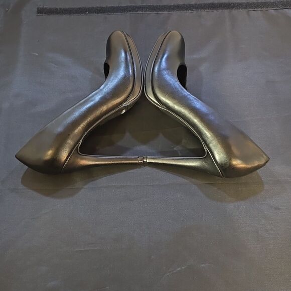 BRAND NEW LE CHATEAU ROUND-TOE HIGH HEEL STILETTOS PUMP - Picture 9 of 12